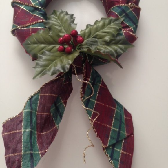 Handcrafted 6" Holiday Wreath "Holly" - Picture 2 of 2
